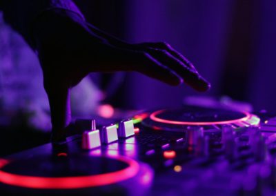 DJ