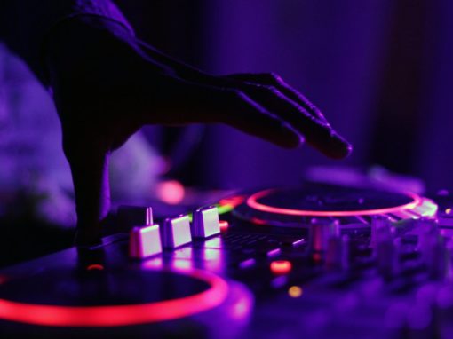 DJ